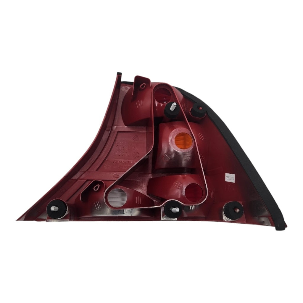 STOP  IZQ. FOCUS SEDAN 04-08